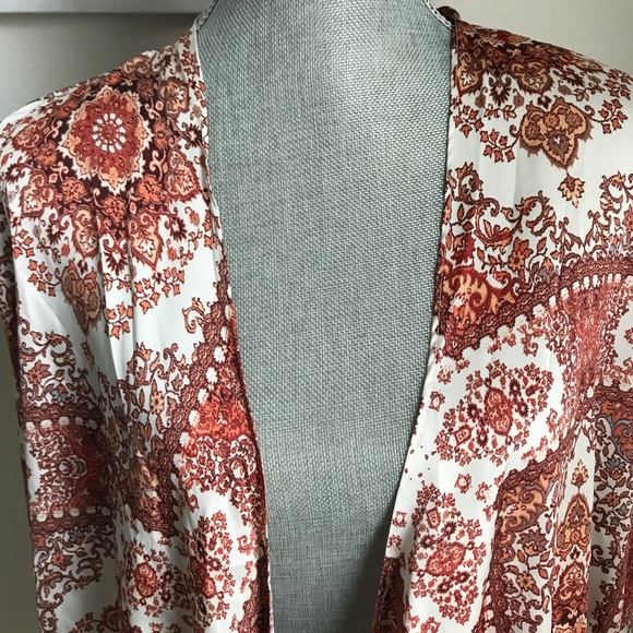 💕1 LEFT💕Sexy Boho Print Tie Front Top - Picture 8 of 8